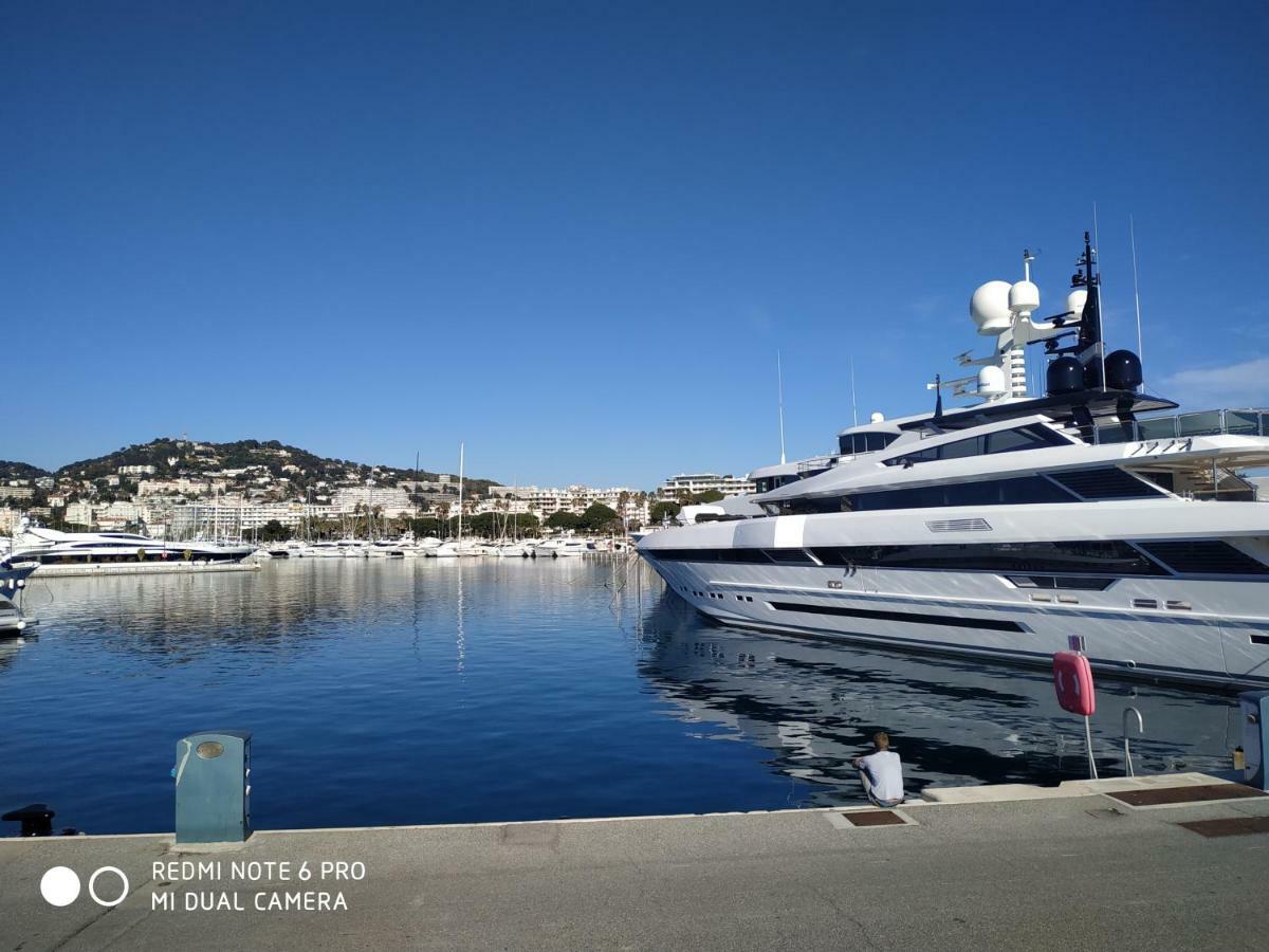 Ferretti 36 ' Bateau A Quai Vieux-Port Cannes Festival La Croisette Ngoại thất bức ảnh